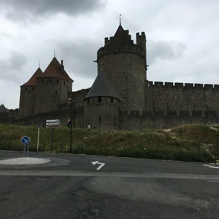 Le 102 * Carcassonne