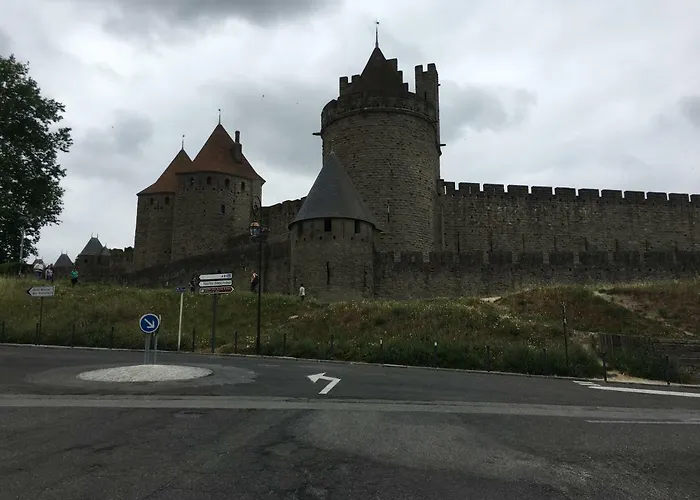 Le 102 * Carcassonne