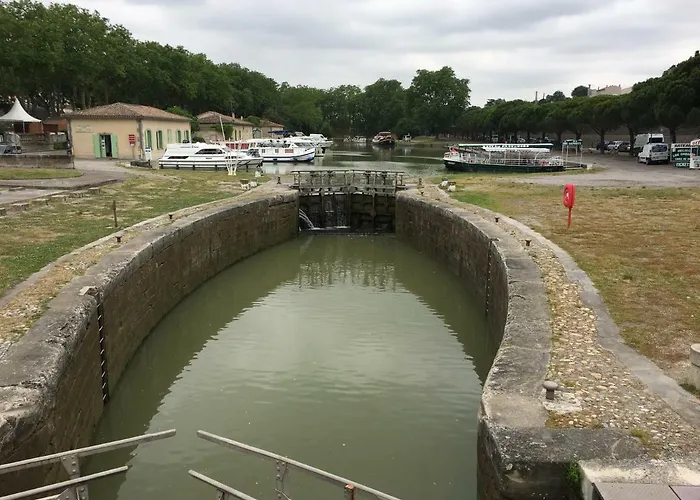 Le 102 * Carcassonne