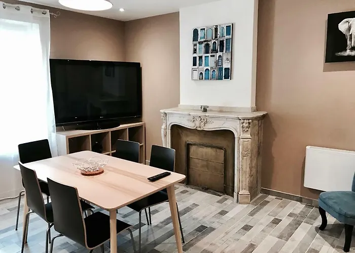 Le 102 * Carcassonne